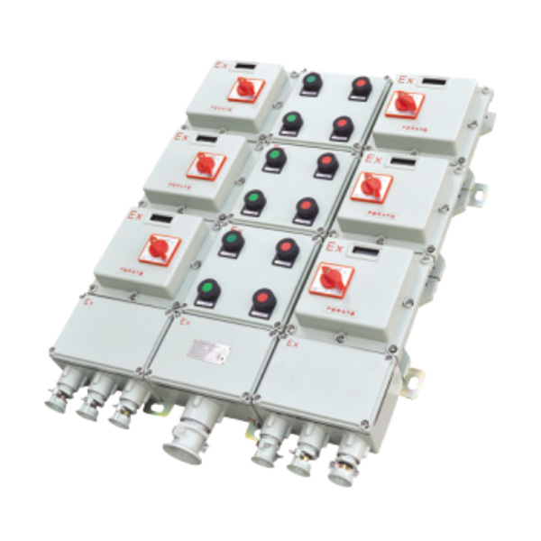 BXQ系列防爆動(dòng)力配電箱(電磁起動(dòng))特點(diǎn)：
<br>1、壓鑄鋁合金或鋼板焊接外殼，表面噴塑。
<br>2、適用于控制多臺(tái)電動(dòng)機(jī)，還可為照明或儀表配出電源。
…